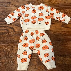 Cat & Jack Newborn Pumpkin outfit- Halloween